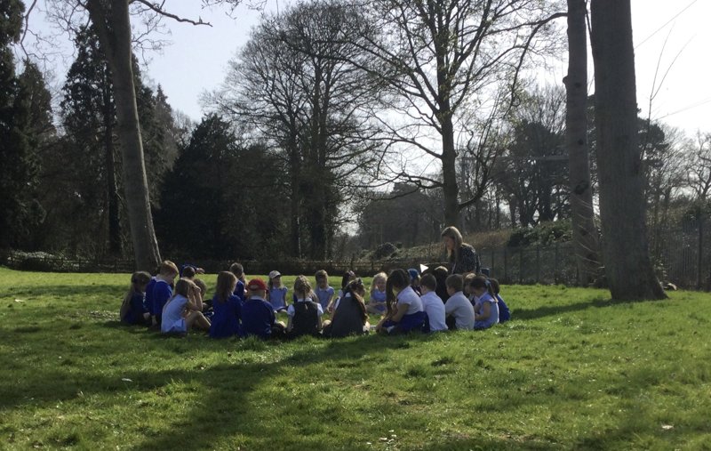 Image of Class 2  Worship outside